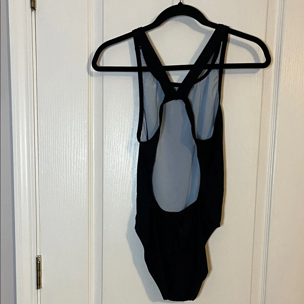 Nike Women’s Fastback Swimsuit - Picture 5 of 8
